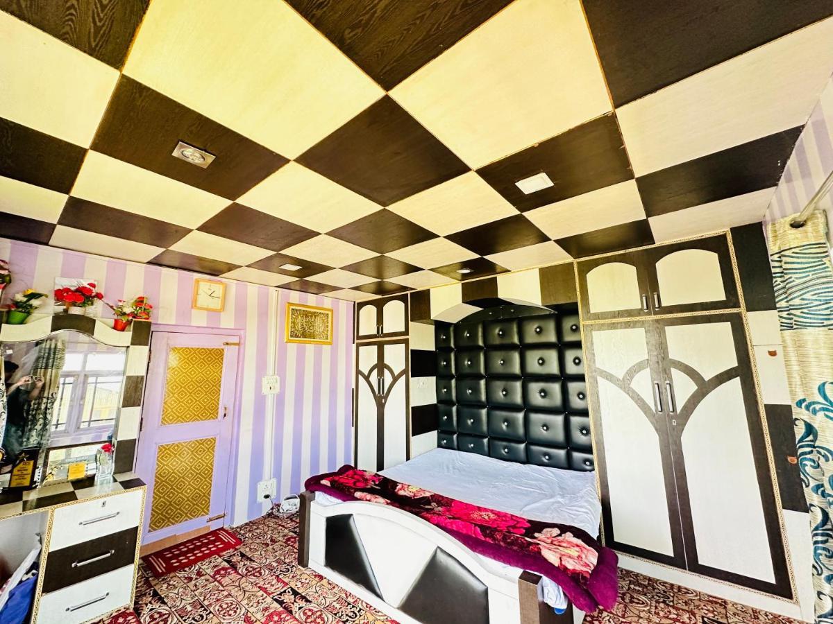 Sheen Homestay غولمارغ المظهر الخارجي الصورة