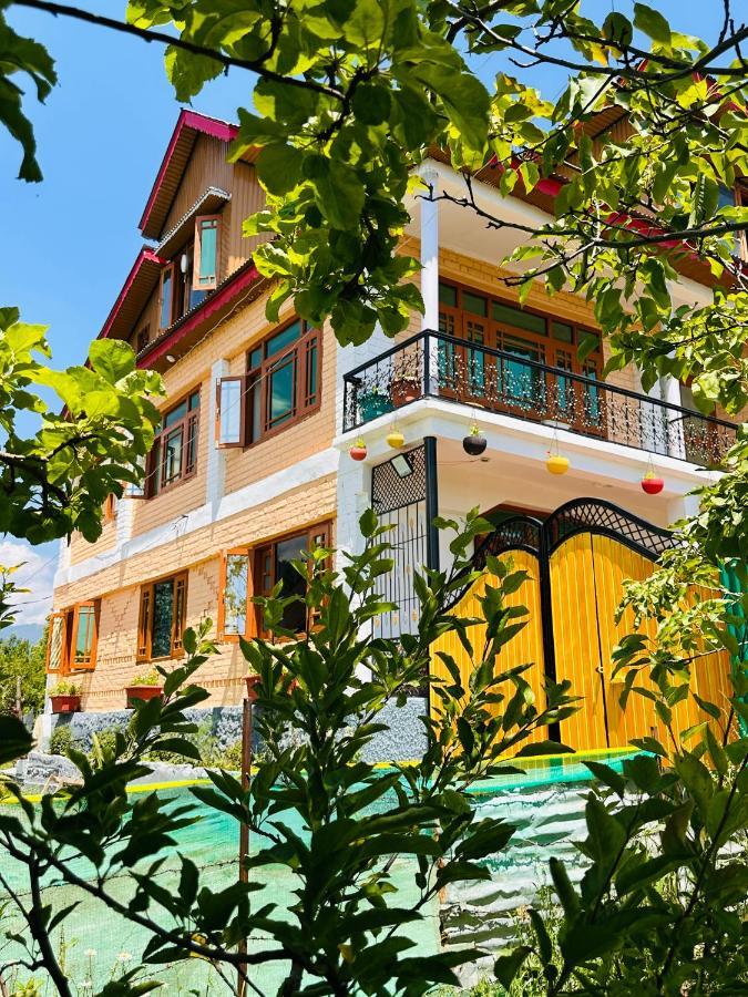Sheen Homestay غولمارغ المظهر الخارجي الصورة