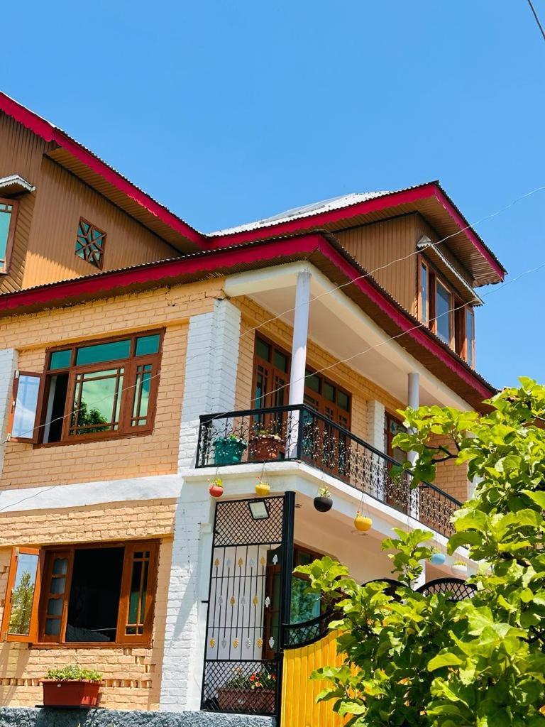 Sheen Homestay غولمارغ المظهر الخارجي الصورة